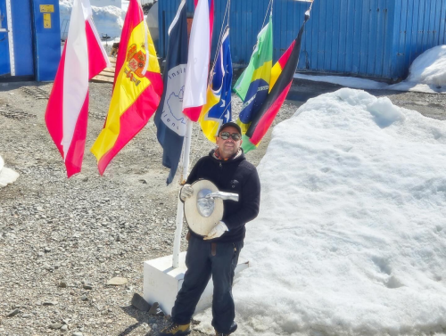 855B8215-5709-423E-BF22-7ABEE310773C