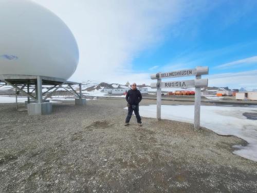 8D0BF1E0-2E94-4DE4-941D-C20B0490B133